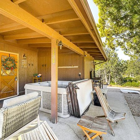Peaceful Strawberry Cabin Fire Pit And Hot Tub Pine エクステリア 写真