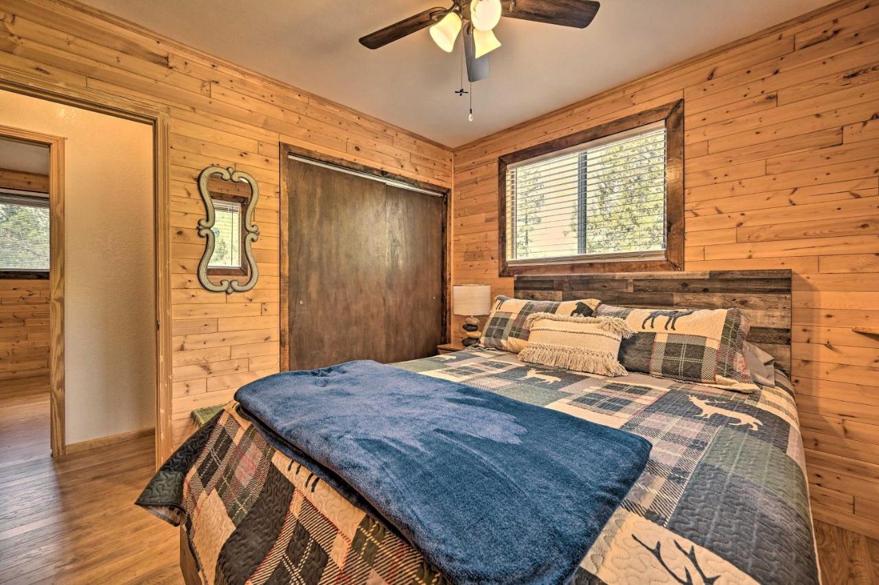 Peaceful Strawberry Cabin Fire Pit And Hot Tub Pine エクステリア 写真