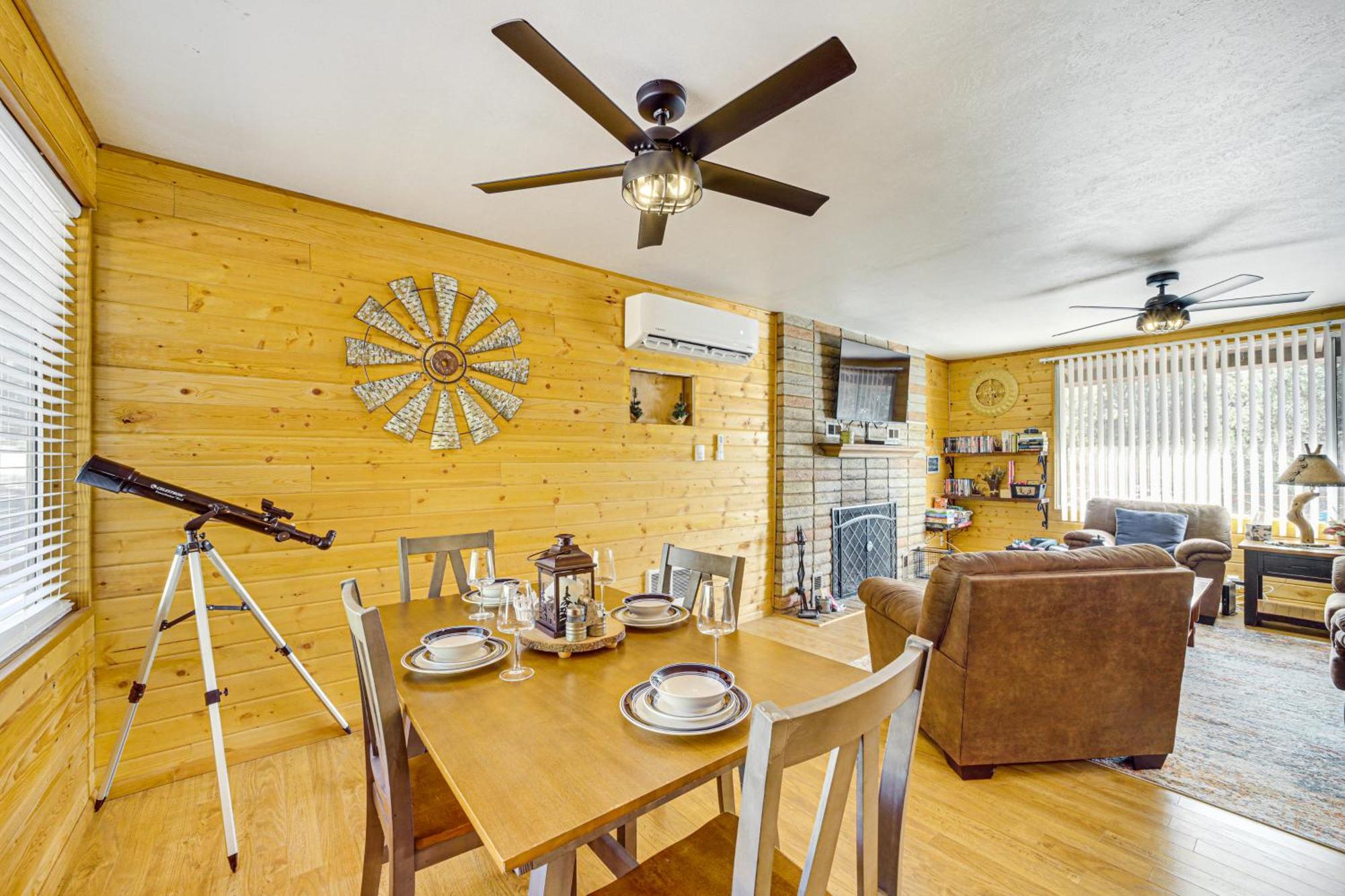 Peaceful Strawberry Cabin Fire Pit And Hot Tub Pine エクステリア 写真