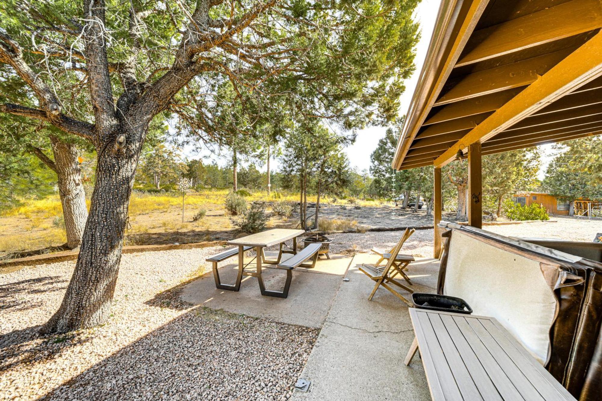 Peaceful Strawberry Cabin Fire Pit And Hot Tub Pine エクステリア 写真